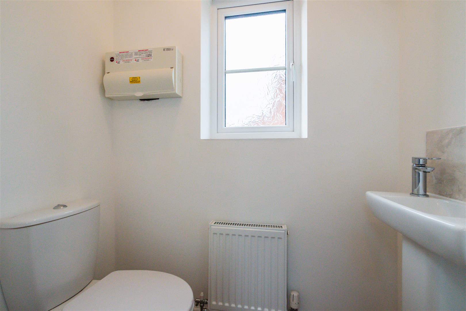 3 Bedroom House To Rent image 16